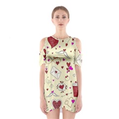 Valentinstag Love Hearts Pattern Red Yellow Shoulder Cutout One Piece by EDDArt