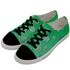 Snowflakes Winter Christmas Overlay Men s Low Top Canvas Sneakers