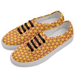 Texture Background Pattern Women s Classic Low Top Sneakers