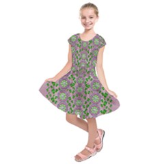 Ivy And  Holm Oak With Fantasy Meditative Orchid Flowers Kids  Short Sleeve Dress by pepitasart