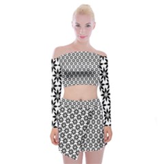 Ornamental Abstract Off Shoulder Top With Mini Skirt Set by Alisyart