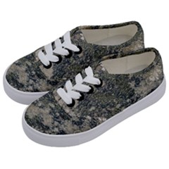 Grunge Camo Print Design Kids  Classic Low Top Sneakers by dflcprintsclothing