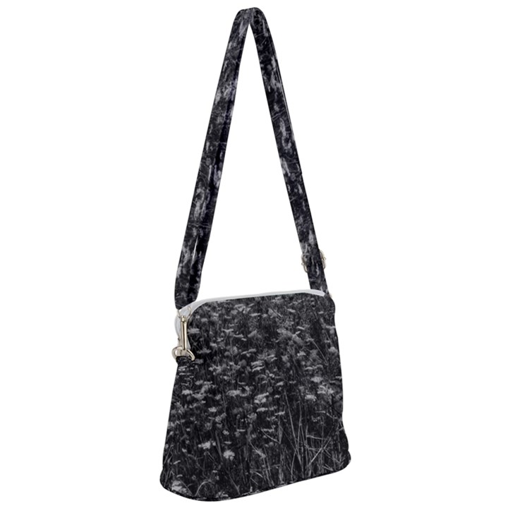 Black and White Queen Anne s Lace Hillside Zipper Messenger Bag