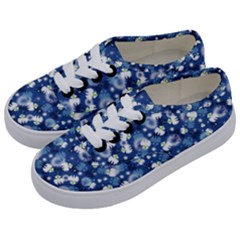 White Flowers Summer Plant Kids  Classic Low Top Sneakers by HermanTelo