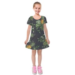 Pineapples Pattern Kids  Short Sleeve Velvet Dress by Sobalvarro