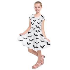 Bats Pattern Kids  Short Sleeve Dress by Sobalvarro