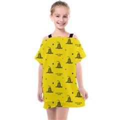 Gadsden Flag Don t Tread On Me Yellow And Black Pattern With American Stars Kids  One Piece Chiffon Dress