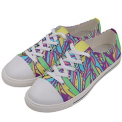 Feathers Pattern Women s Low Top Canvas Sneakers
