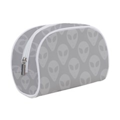 Grey Aliens Ufo Makeup Case (small) by SpinnyChairDesigns