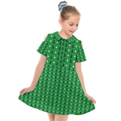 Green Christmas Tree Pattern Background Kids  Short Sleeve Shirt Dress by Amaryn4rt