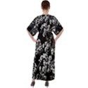 Fleurs de cerisier Noir & Blanc V-Neck Boho Style Maxi Dress View2