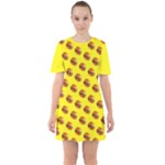 Vector Burgers, fast food sandwitch pattern at yellow Sixties Short Sleeve Mini Dress