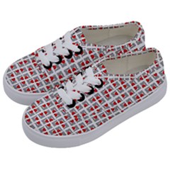 Spanish Love Phrase Motif Pattern Kids  Classic Low Top Sneakers by dflcprintsclothing