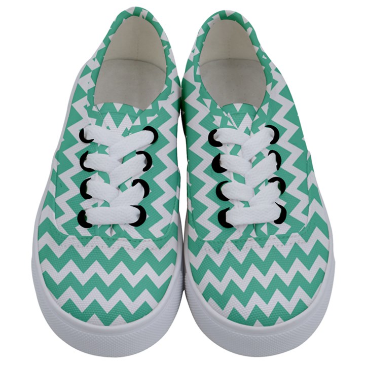 Chevron Pattern Gifts Kids  Classic Low Top Sneakers