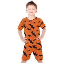 Halloween-card-with-bats-flying-pattern Kids  Tee And Shorts Set by Salman4z