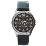 Moth pattern Round Metal Watch