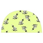 Black and white vector flowers at canary yellow Anti scalding pot cap